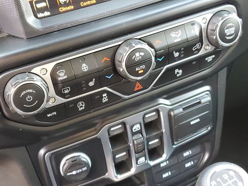 Used 2023 Jeep Wrangler Unlimited Sport AWD/4WD image 16