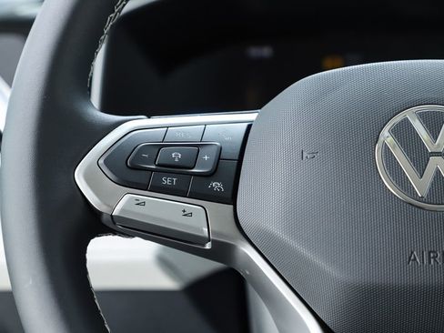 New 2026 Volkswagen Taos SE FWD image 57