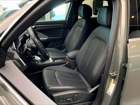Used 2020 Audi Q3 2.0T Premium Plus w/ Premium Plus Package AWD/4WD image 8