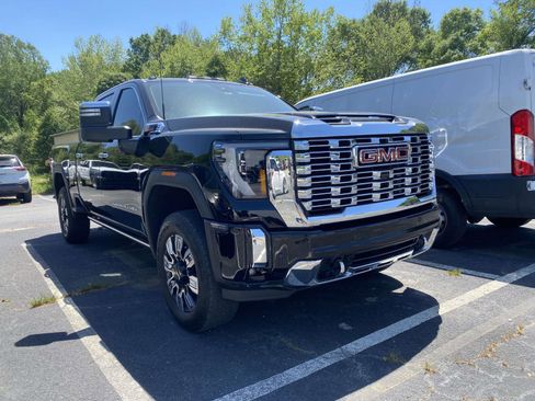 Used 2024 GMC Sierra 2500 Denali w/ Denali Reserve Package image 2