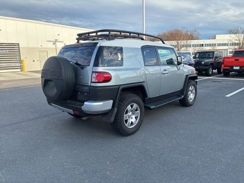 Used 2010 Toyota FJ Cruiser 4WD image 8