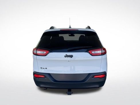 Used 2016 Jeep Cherokee Latitude w/ Cold Weather Group AWD/4WD image 43