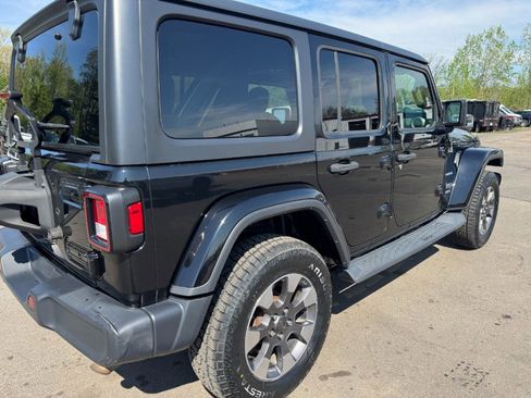 Used 2020 Jeep Wrangler Unlimited Sahara AWD/4WD image 11