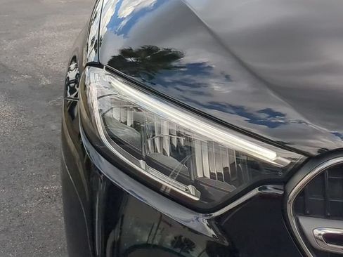 Used 2025 Mercedes-Benz GLC 300 image 10