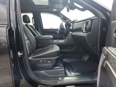 Used 2024 GMC Sierra 2500 AT4 w/ AT4 Preferred Package AWD/4WD image 2