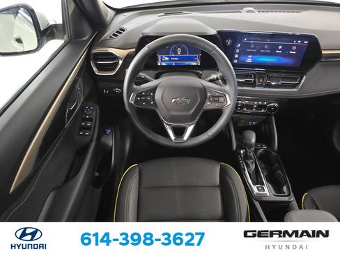 Used 2025 Chevrolet TrailBlazer RS AWD/4WD image 16