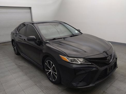 Used 2018 Toyota Camry SE image 13