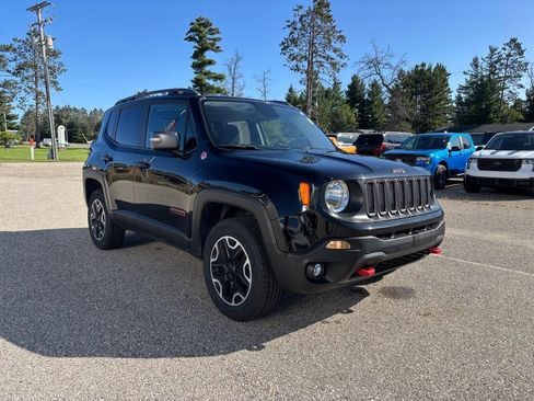 Used 2015 Jeep Renegade Trailhawk AWD/4WD image 1