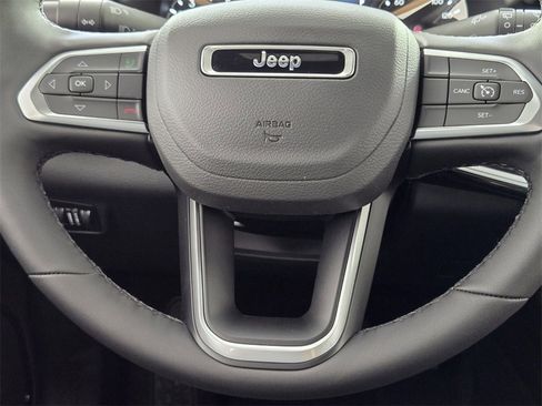 New 2026 Jeep Compass Latitude image 12