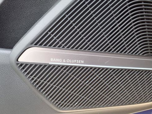 Used 2023 Audi SQ5 Prestige w/ Prestige Package image 21