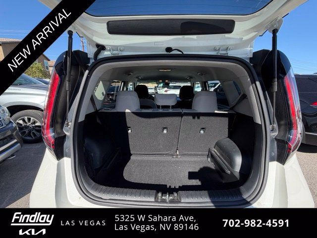 Certified 2023 Kia Soul LX FWD image 13