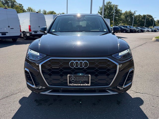 Used 2022 Audi Q5 2.0T Premium w/ Convenience Package AWD/4WD image 2