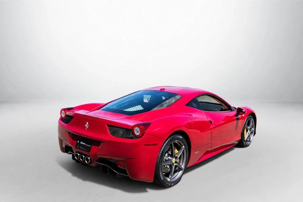 Used 2013 Ferrari 458 Italia Coupe RWD image 2
