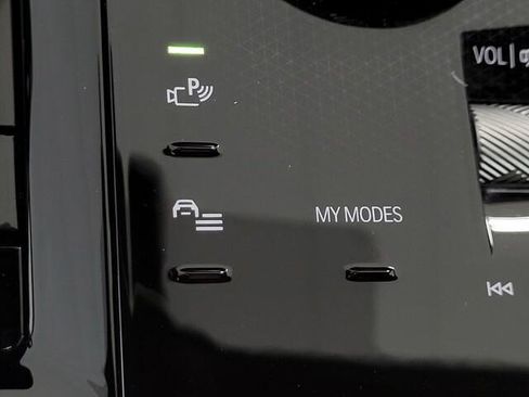 Certified 2025 BMW 530i image 25