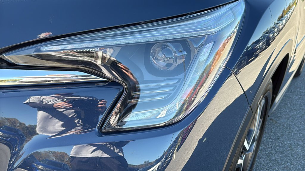Used 2023 Subaru Ascent Limited w/ Technology Package AWD/4WD image 7