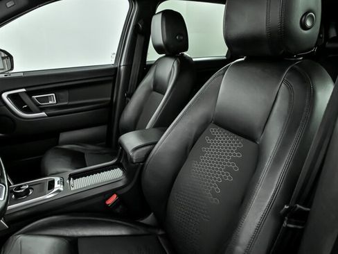 Used 2018 Land Rover Discovery Sport SE image 18