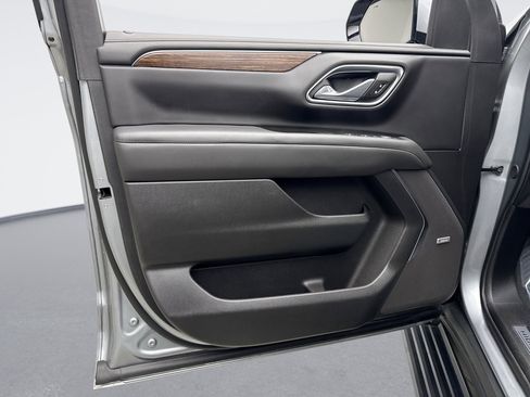 Used 2024 Chevrolet Tahoe High Country image 9