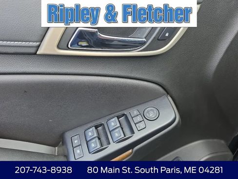 Used 2019 GMC Yukon Denali w/ Denali Ultimate Package AWD/4WD image 18