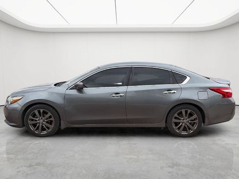Used 2016 Nissan Altima 2.5 SR FWD image 4