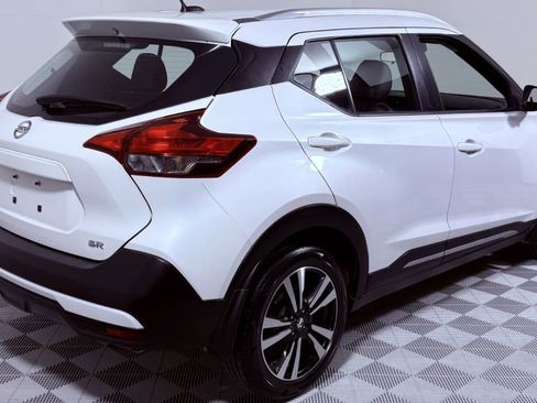 Used 2019 Nissan Kicks SR w/ SR Premium Package image 3