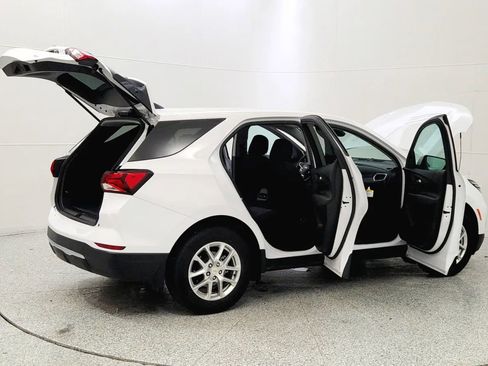 Used 2022 Chevrolet Equinox LT w/ LPO, Floor Liner Package image 12