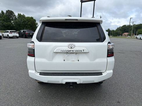 Used 2023 Toyota 4Runner SR5 AWD/4WD image 7