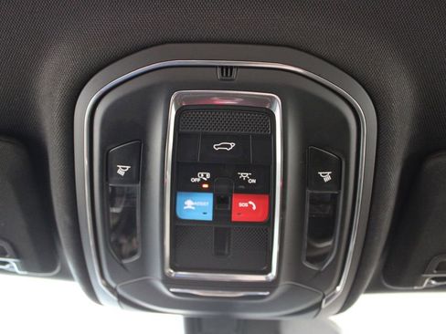 Used 2025 Jeep Grand Cherokee Altitude AWD/4WD image 34