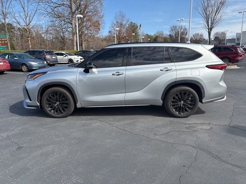 Used 2023 Toyota Highlander XSE image 4