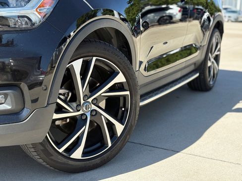 Used 2022 Volvo XC40 T5 R-Design w/ Advanced Package image 36