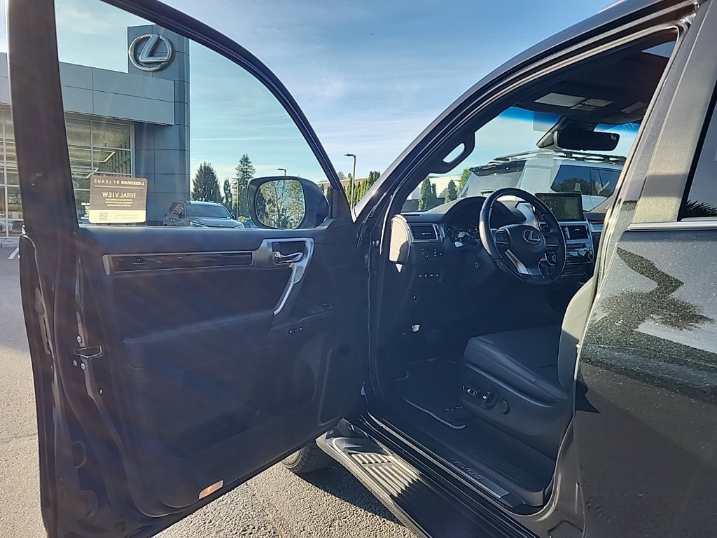 Certified 2023 Lexus GX 460 Premium w/ Premium Package AWD/4WD image 9