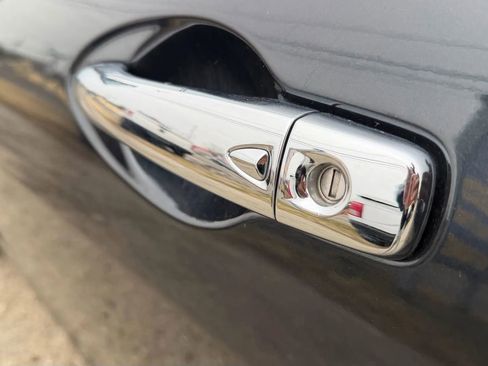 Used 2017 Nissan Maxima Platinum image 10