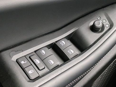 New 2025 Jeep Grand Cherokee Limited w/ Black Appearance Package image 21