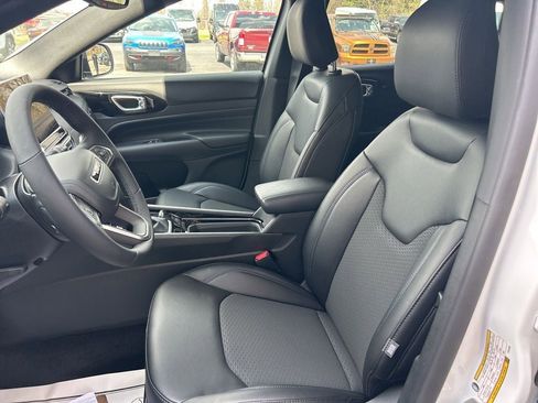 New 2026 Jeep Compass Latitude AWD/4WD image 9
