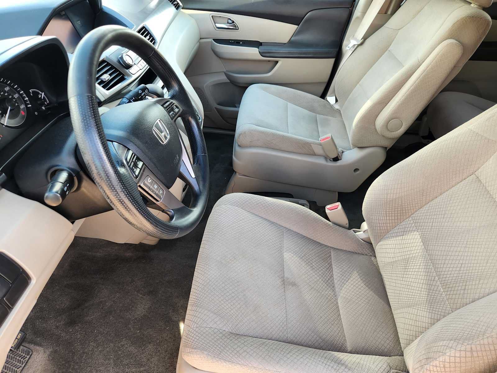 Used 2015 Honda Odyssey LX image 12