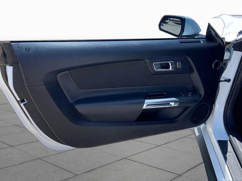 Used 2019 Ford Mustang Coupe RWD image 19