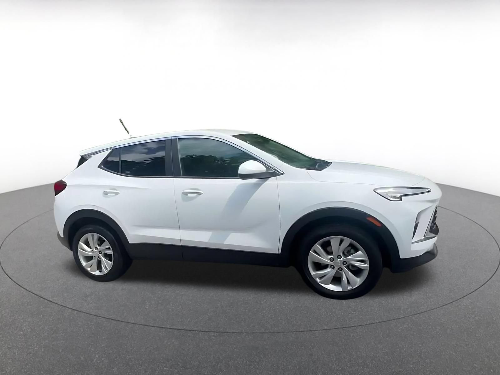 Used 2025 Buick Encore GX Preferred FWD image 2