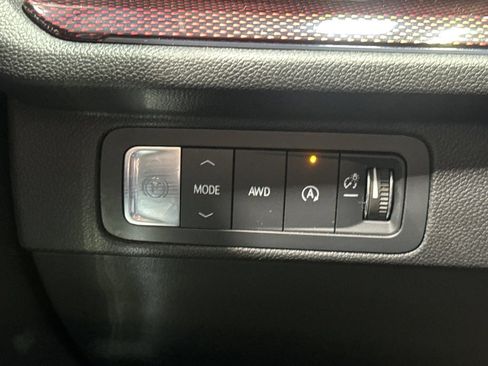 Used 2024 Chevrolet Traverse Z71 image 33