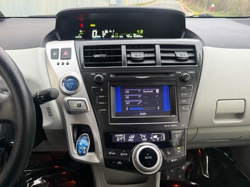Used 2014 Toyota Prius V Five image 24