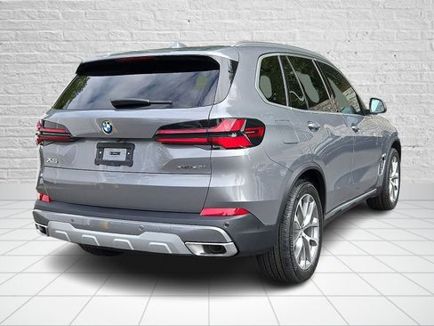 Used 2026 BMW X5 xDrive40i w/ Climate Comfort Package image 4