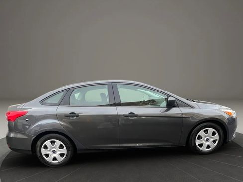 Used 2017 Ford Focus S FWD image 4