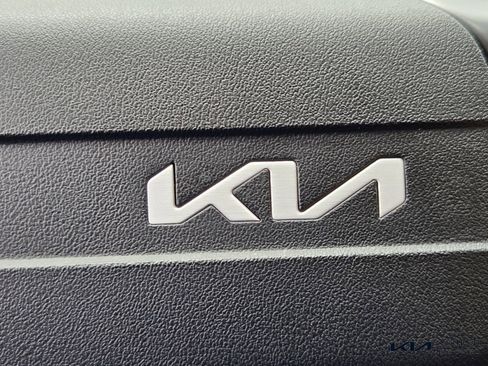 Used 2025 Kia K4 LX image 29