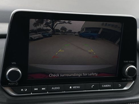 Used 2024 Nissan Rogue S image 18