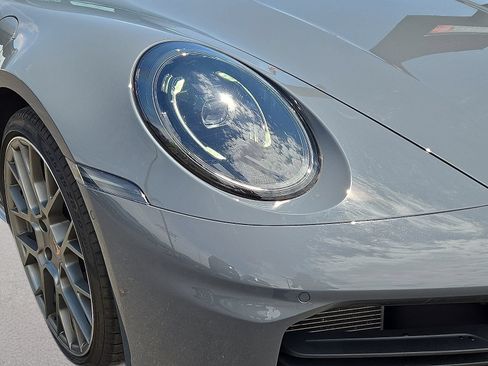 Used 2025 Porsche 911 Carrera RWD image 10