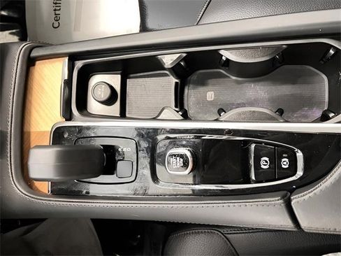 Used 2024 Volvo XC90 B5 Plus image 34