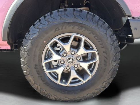 Used 2021 Ford Bronco Badlands image 9