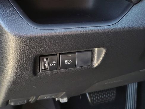 Used 2019 Toyota RAV4 LE w/ Carpet Mat Package image 19