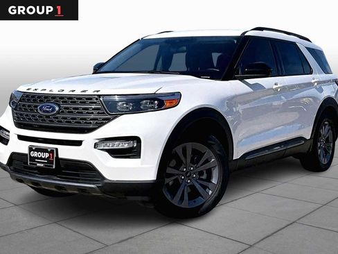 Used 2023 Ford Explorer XLT w/ Equipment Group 202A RWD image 1