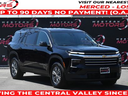 Used 2025 Chevrolet Traverse LT
