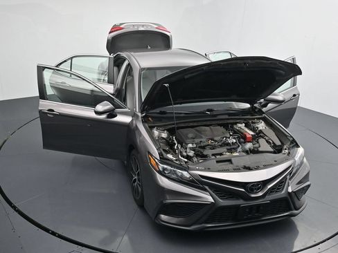 Used 2024 Toyota Camry SE AWD/4WD image 37