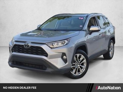 Used 2019 Toyota RAV4 XLE Premium FWD image 1
